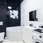 сучасна та затишна в серці аркадії Apartman Odessza
