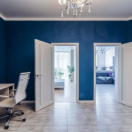 Appartamento сучасна та затишна в серці аркадії Odessa